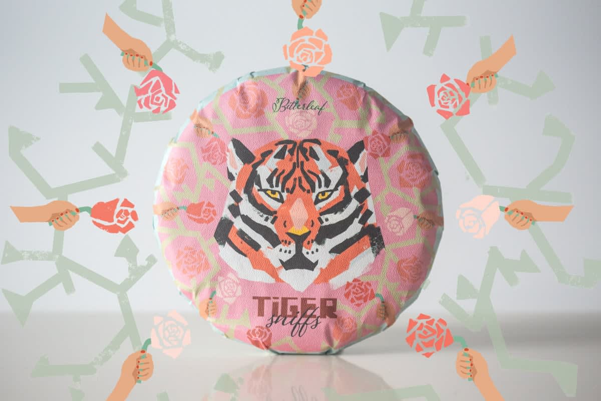 Tiger Sniffs the Rose 2025 Naka White Tea